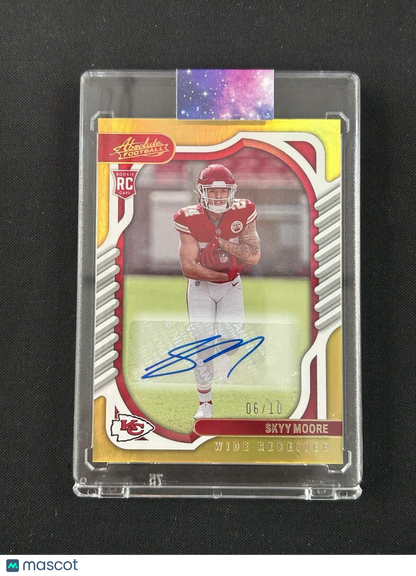 2022 Panini Absolute Football  Rookie Auto Gold #124 Skyy Moore /10